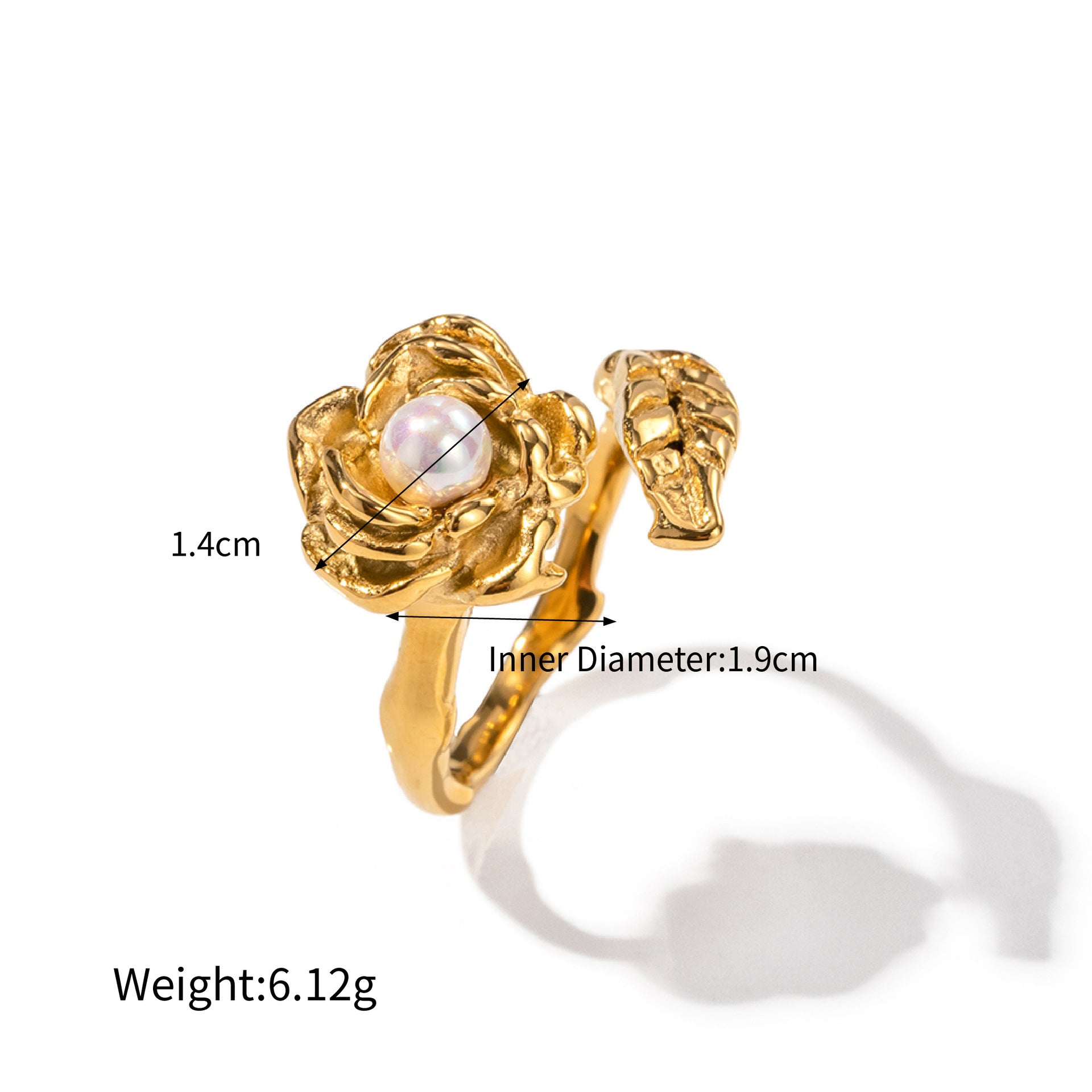 Camellia pearl ring in 18K gold Fashion Lux Shop